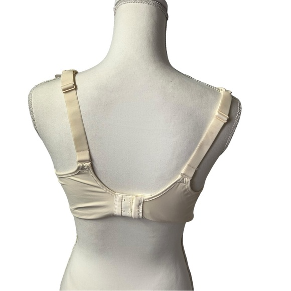 BALI women’s smoothing bra DF3439 3-D spacer cups size 40D NWT - Picture 8 of 8